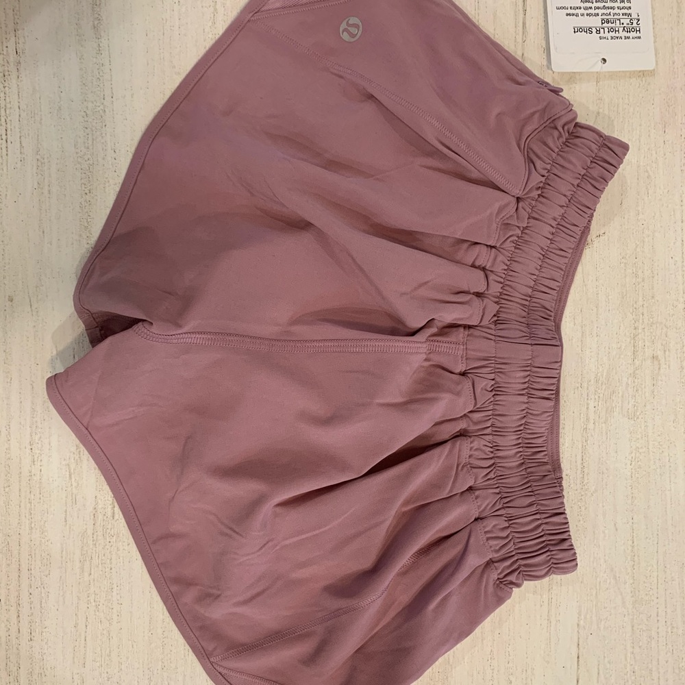 Lululemon Hotty Hot Shorts 2.5" NWT